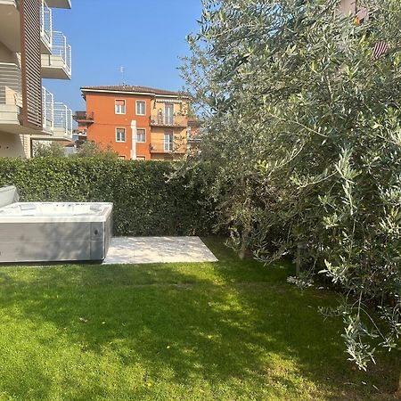 Lifestyle Apartments Dante Bardolino Luaran gambar
