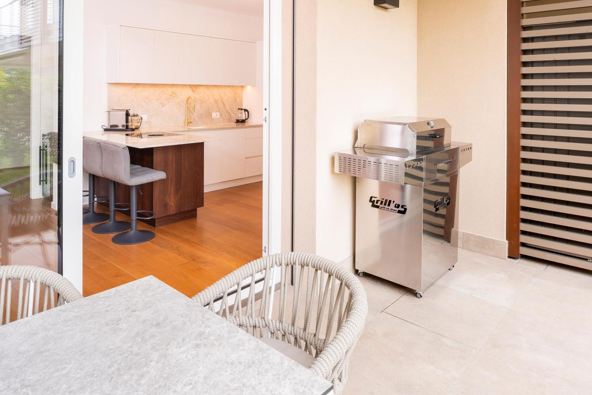 Lifestyle Apartments Dante Bardolino Luaran gambar