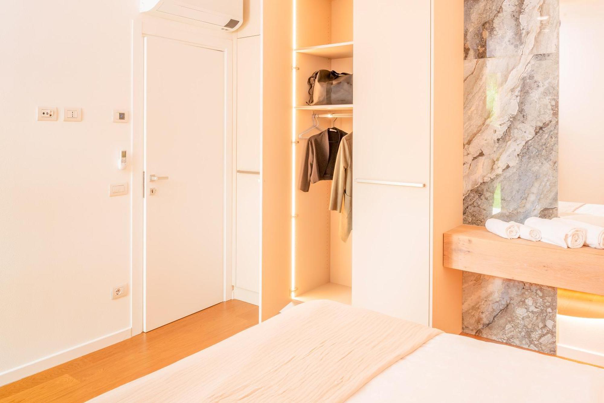 Lifestyle Apartments Dante Bardolino Luaran gambar