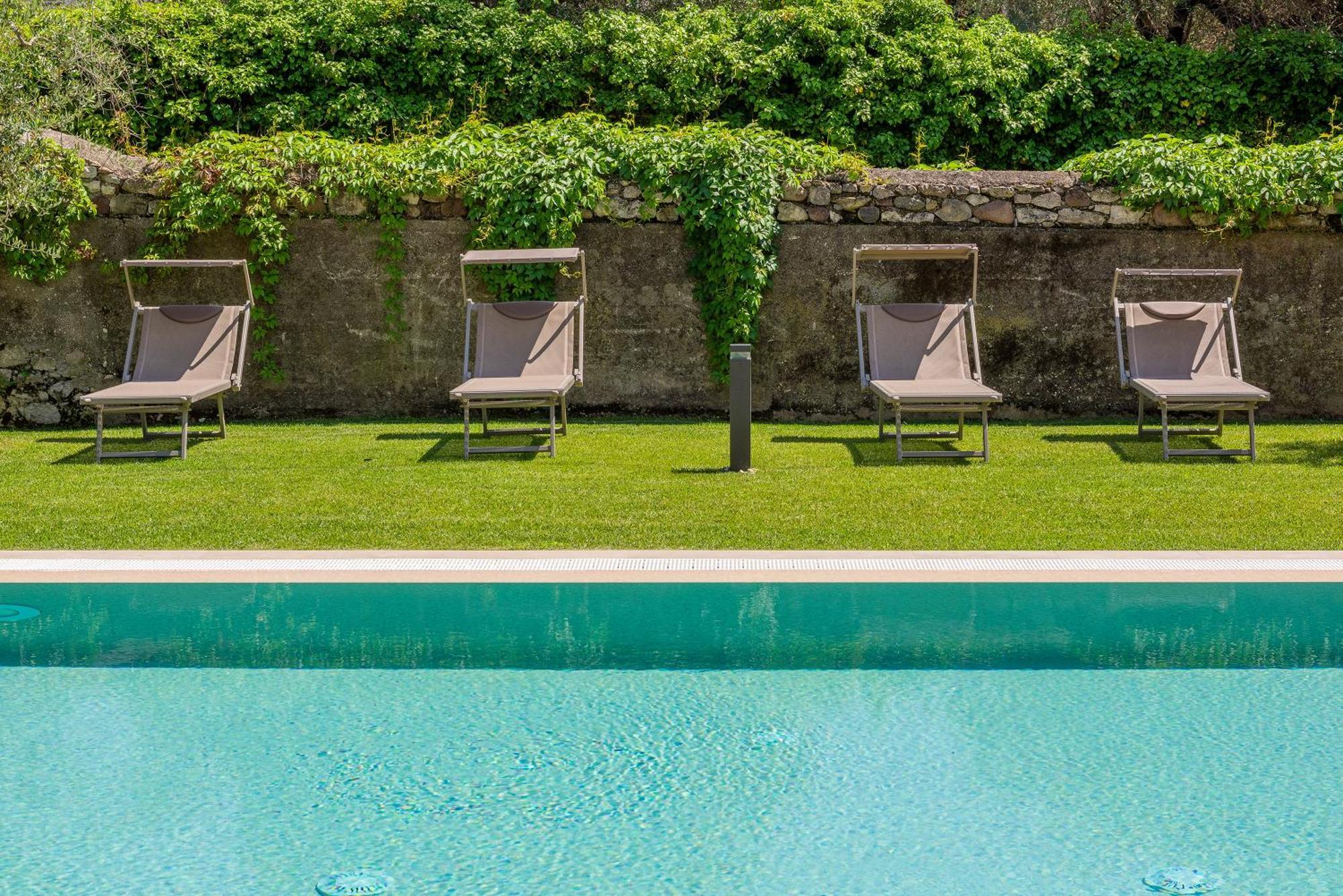Lifestyle Apartments Dante Bardolino Luaran gambar