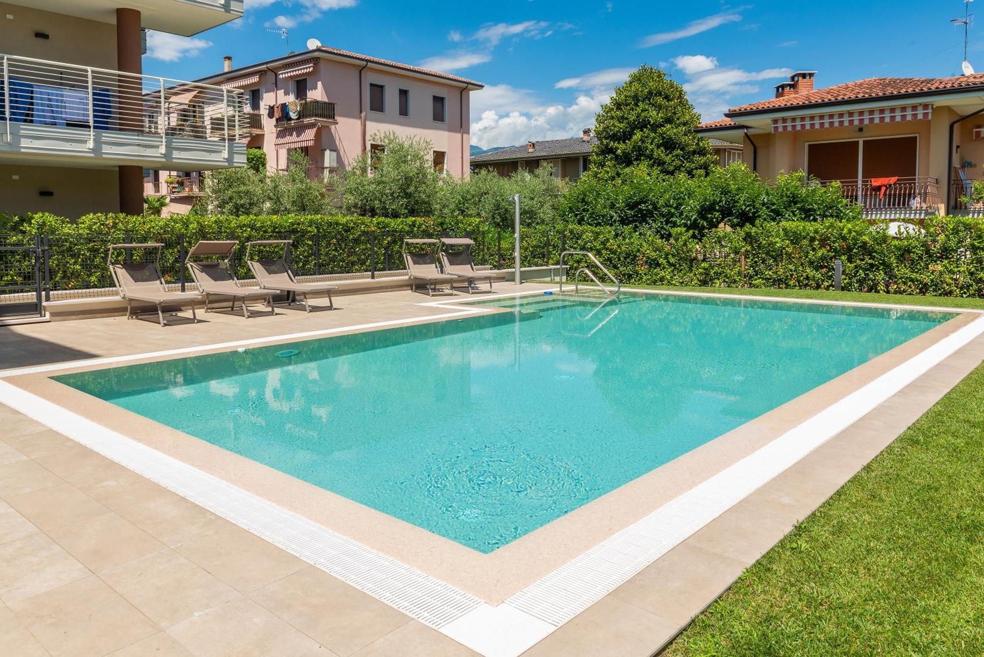 Lifestyle Apartments Dante Bardolino Luaran gambar